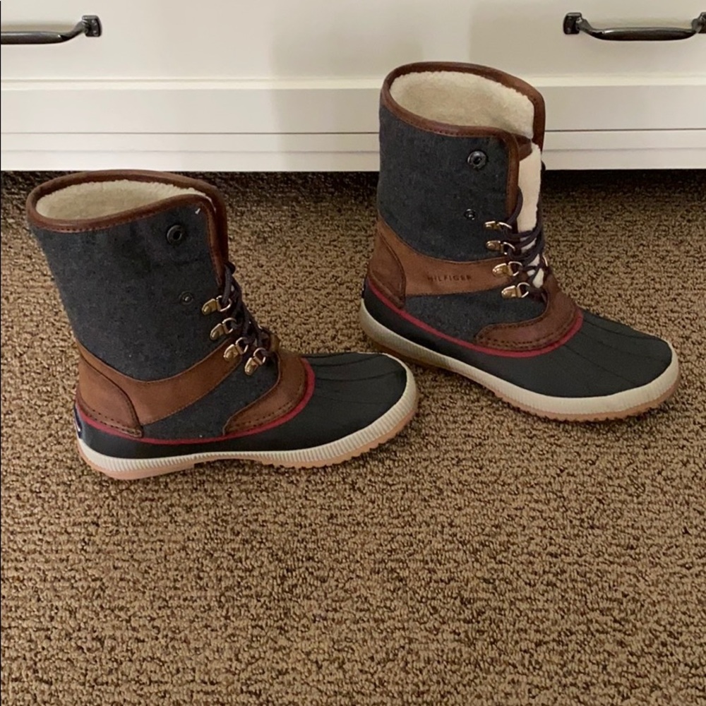 Hilfiger duck boots